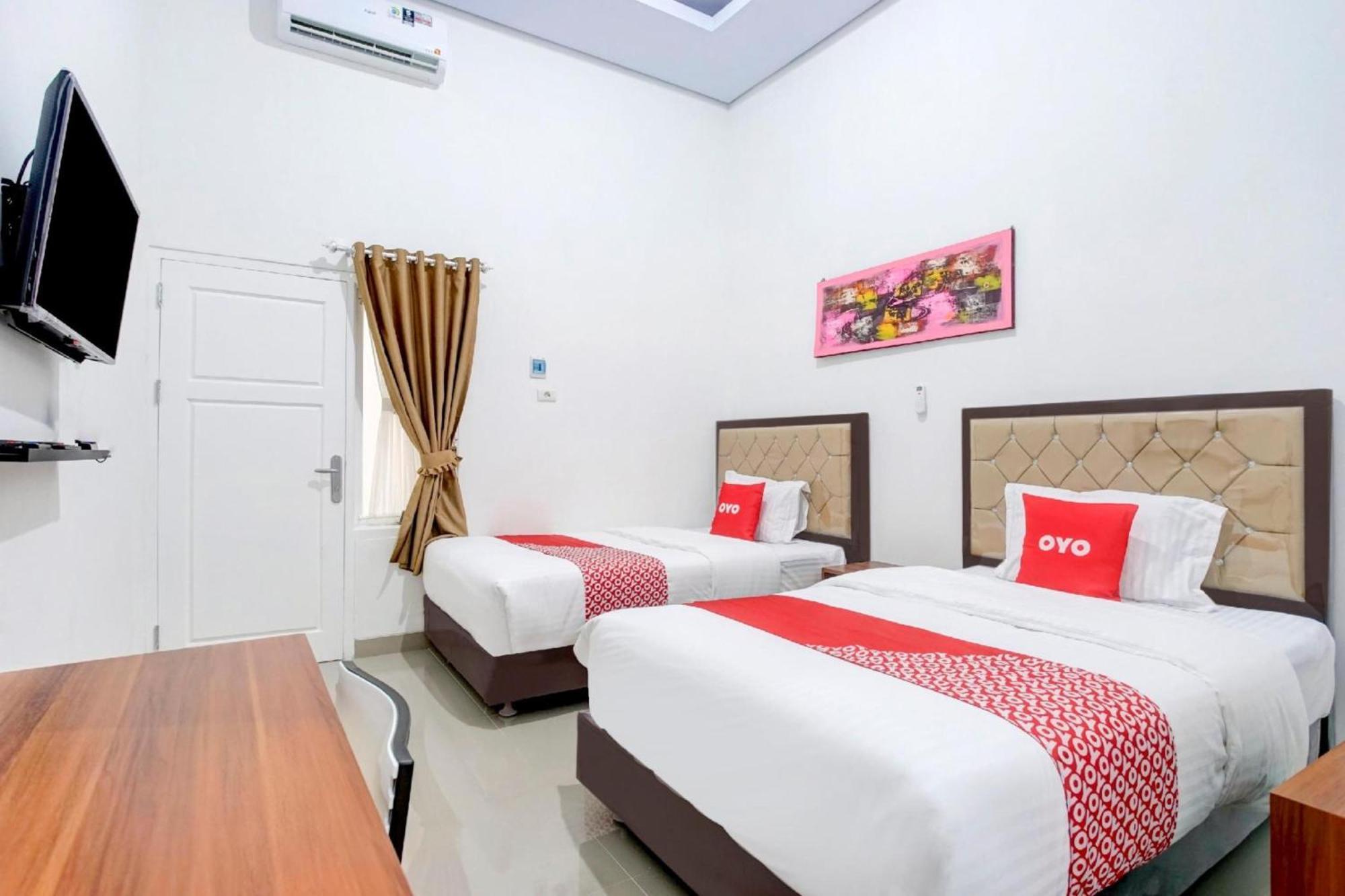 Hotel O Sukarame Near Imanuel Hospital Way Halim Formerly Hotel Griya Bawean Bandar Lampung Exterior photo