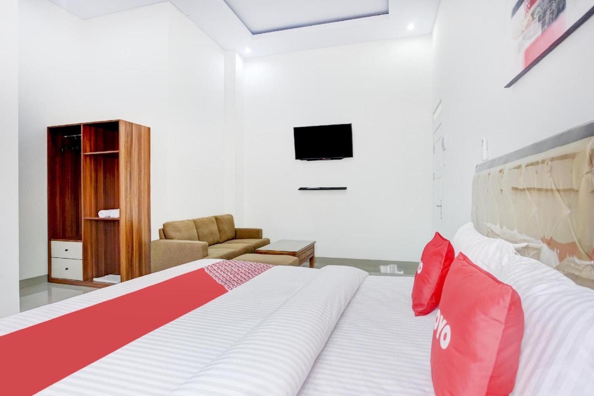 Hotel O Sukarame Near Imanuel Hospital Way Halim Formerly Hotel Griya Bawean Bandar Lampung Exterior photo