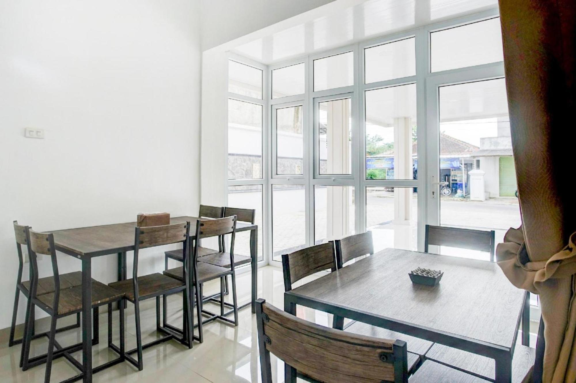 Hotel O Sukarame Near Imanuel Hospital Way Halim Formerly Hotel Griya Bawean Bandar Lampung Exterior photo